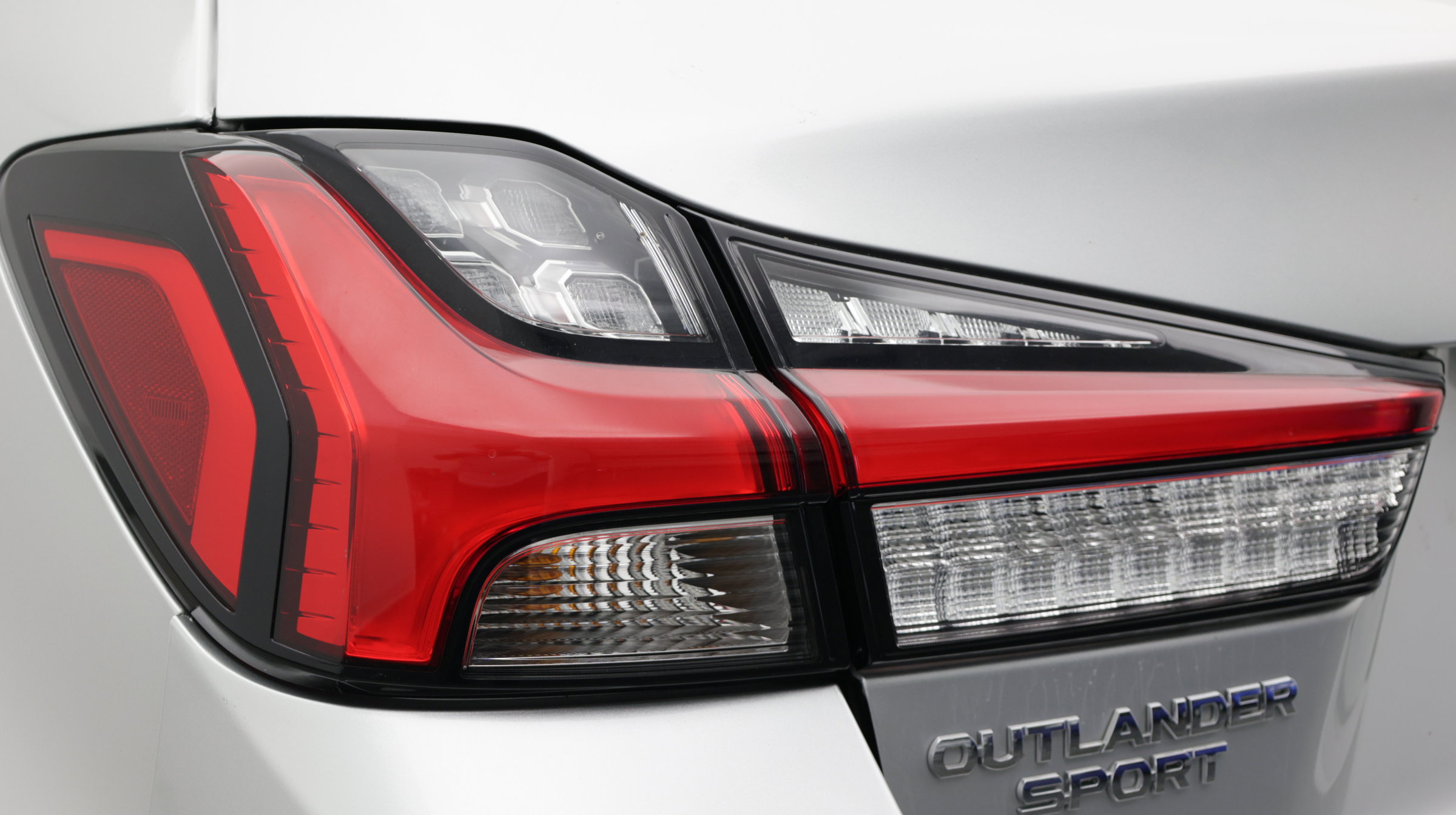 Used 2024 Mitsubishi Outlander Sport LE AWD/4WD image 4