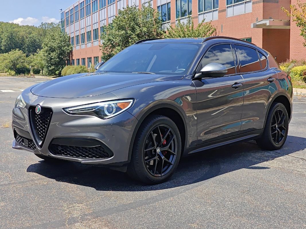 Used 2019 Alfa Romeo Stelvio Sport w/ Quick Order Package 22J Sport image 2