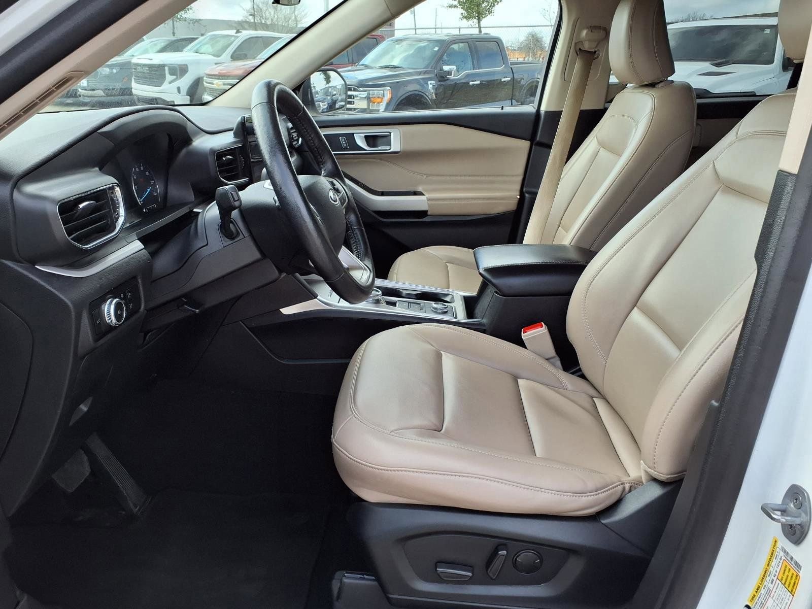 Used 2023 Ford Explorer XLT w/ Equipment Group 202A image 16