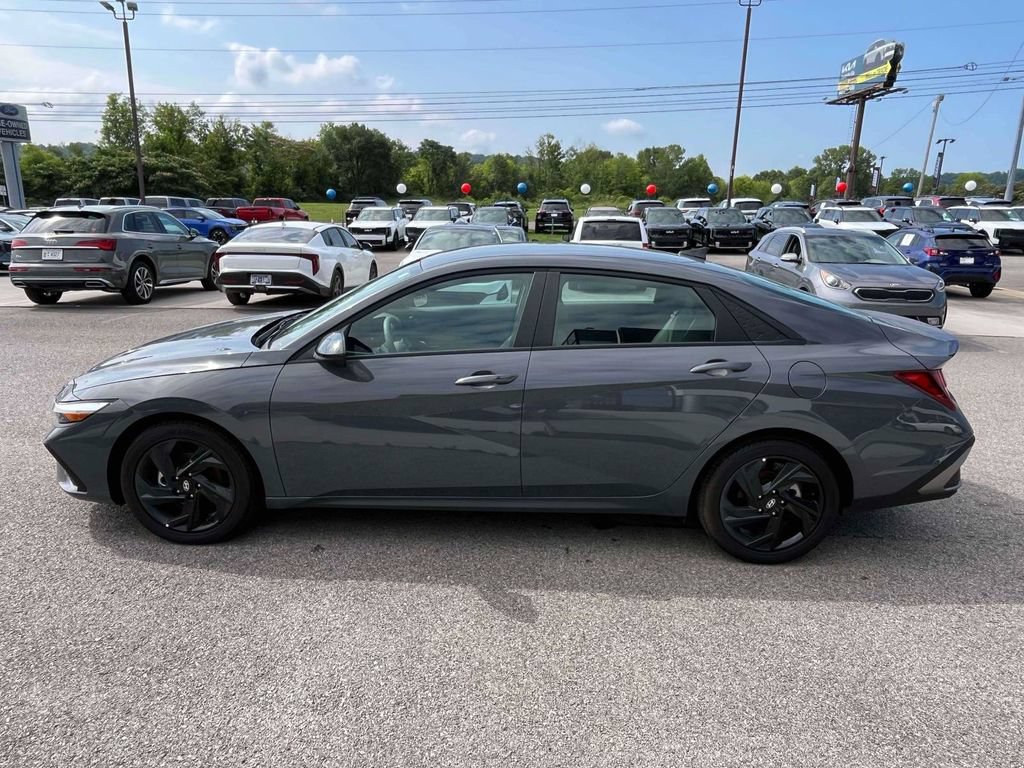 Used 2026 Hyundai Elantra Sport w/ Cargo Package FWD image 26