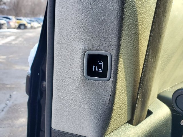 Used 2024 Chrysler Pacifica Touring-L FWD image 25