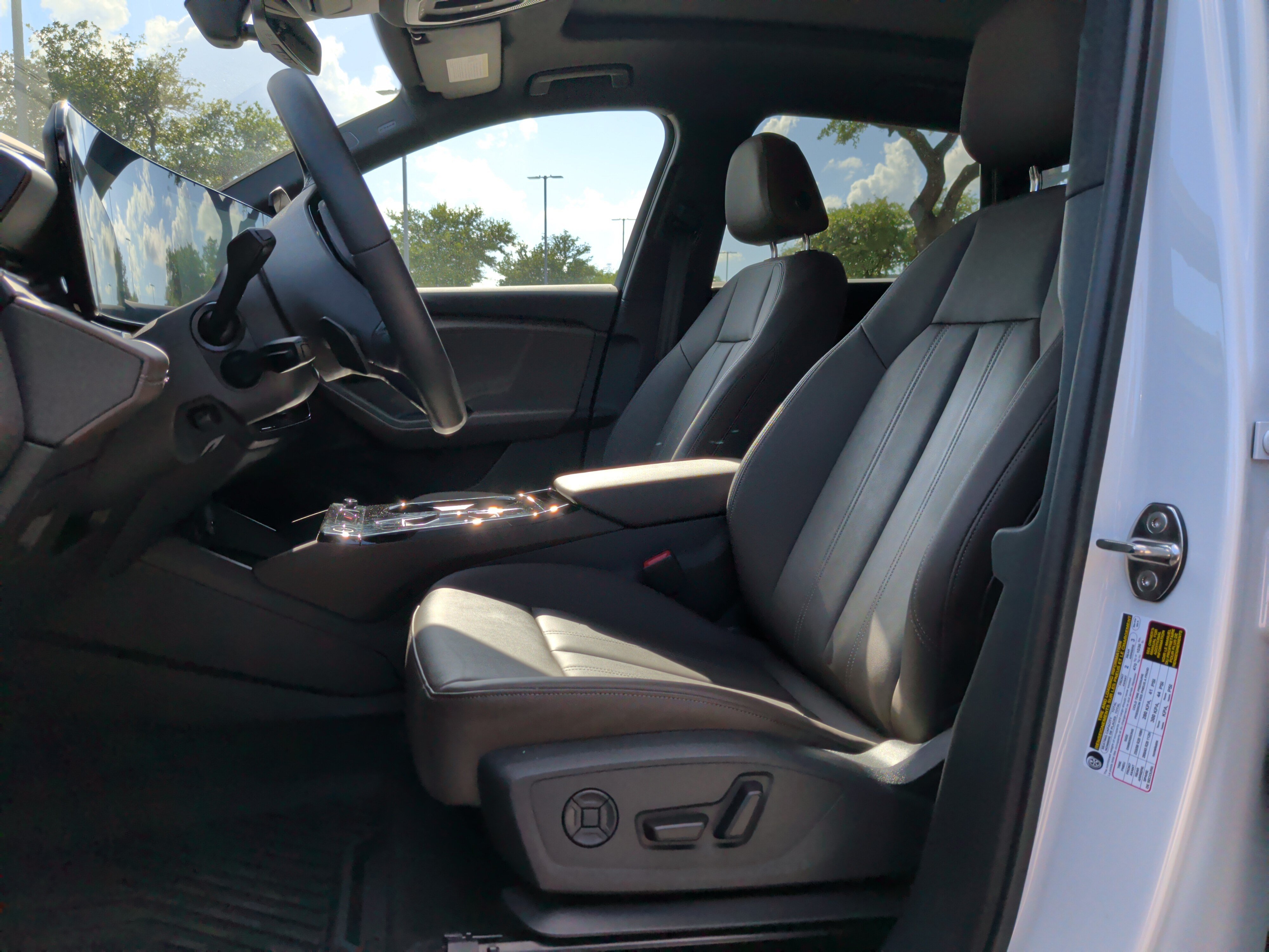 Certified 2025 Audi Q6 e-tron Premium Plus w/ Premium Plus AWD/4WD image 16