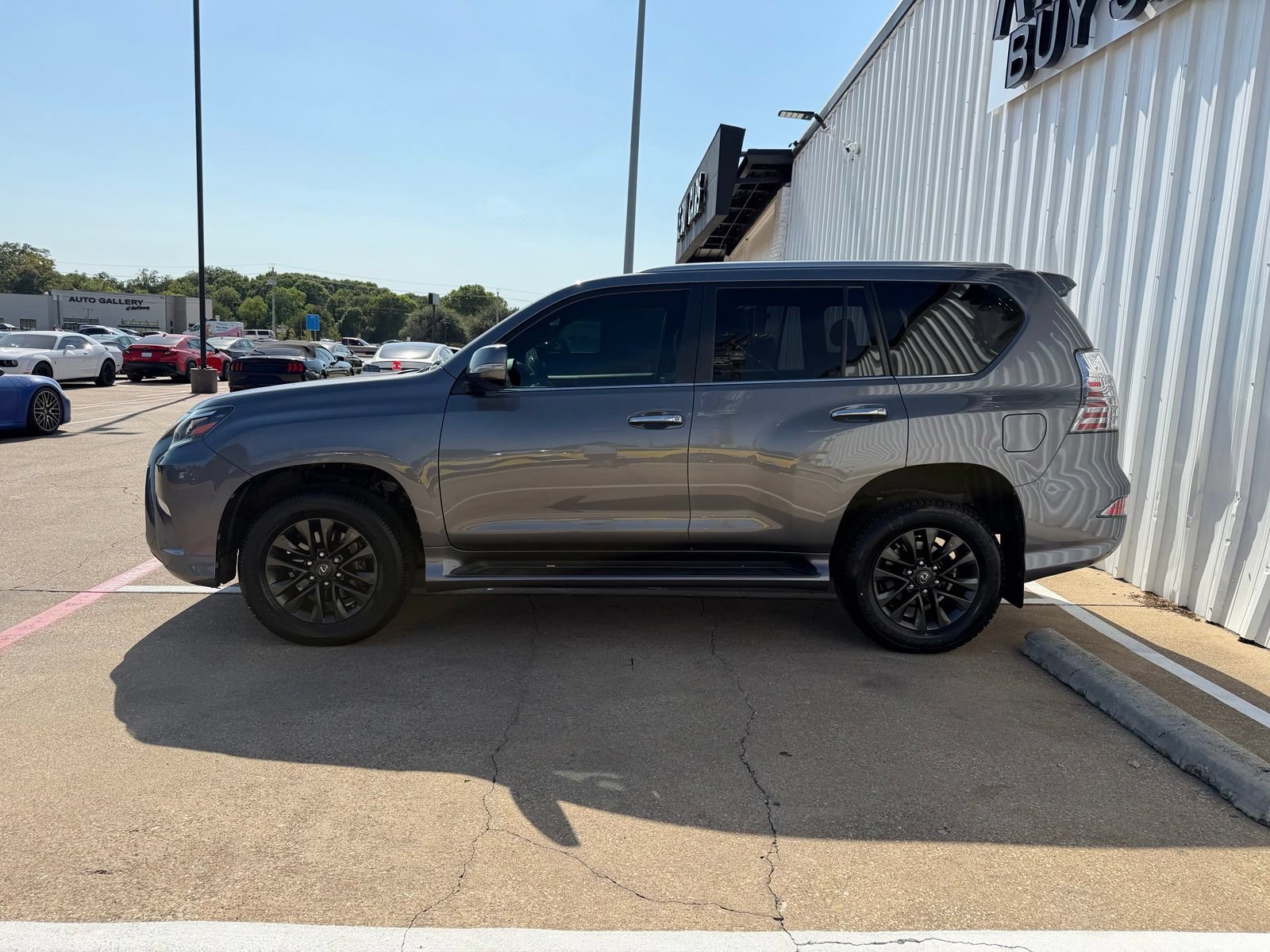 Used 2020 Lexus GX 460 Premium w/ Premium Package AWD/4WD image 3