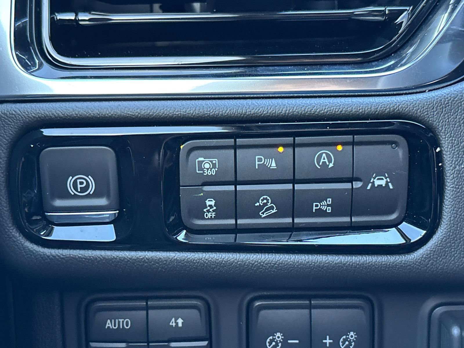 New 2026 GMC Yukon Denali w/ Denali Reserve Package image 18