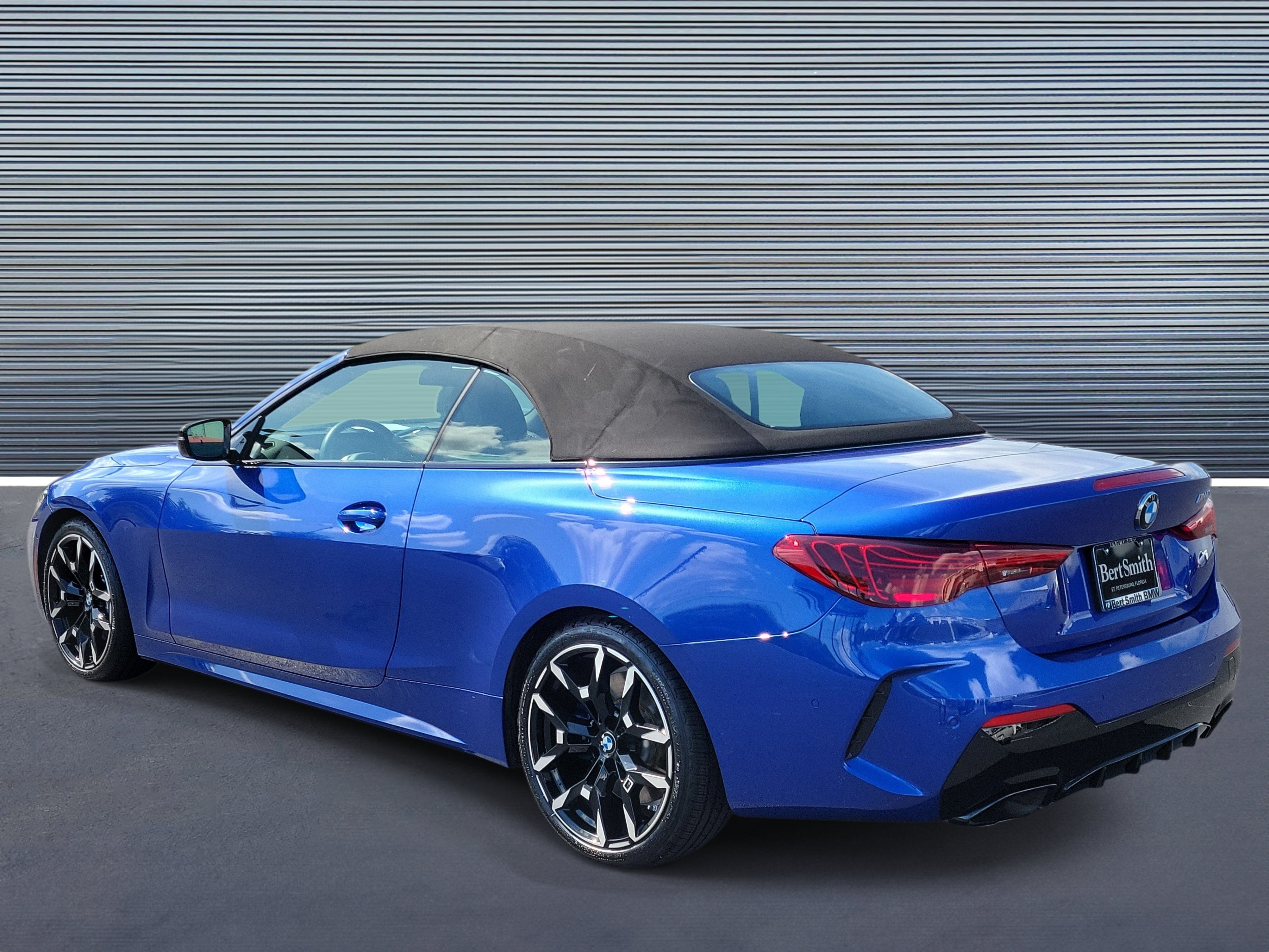 Used 2026 BMW M440i Convertible RWD image 4