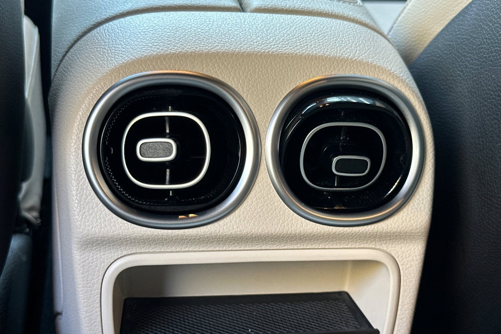 Used 2023 Mercedes-Benz C 300 Sedan image 16