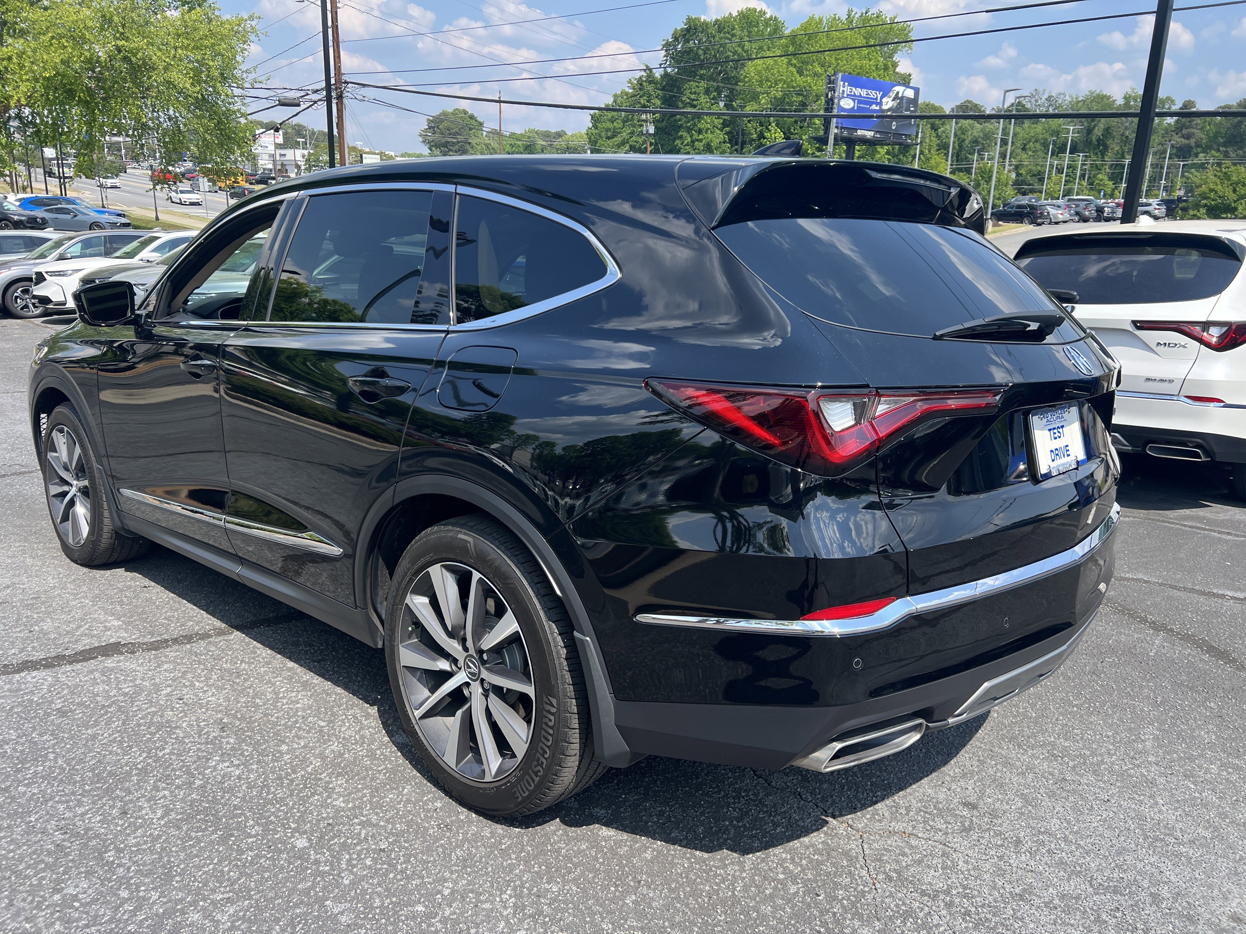 Used 2025 Acura MDX FWD w/ Technology Package image 3