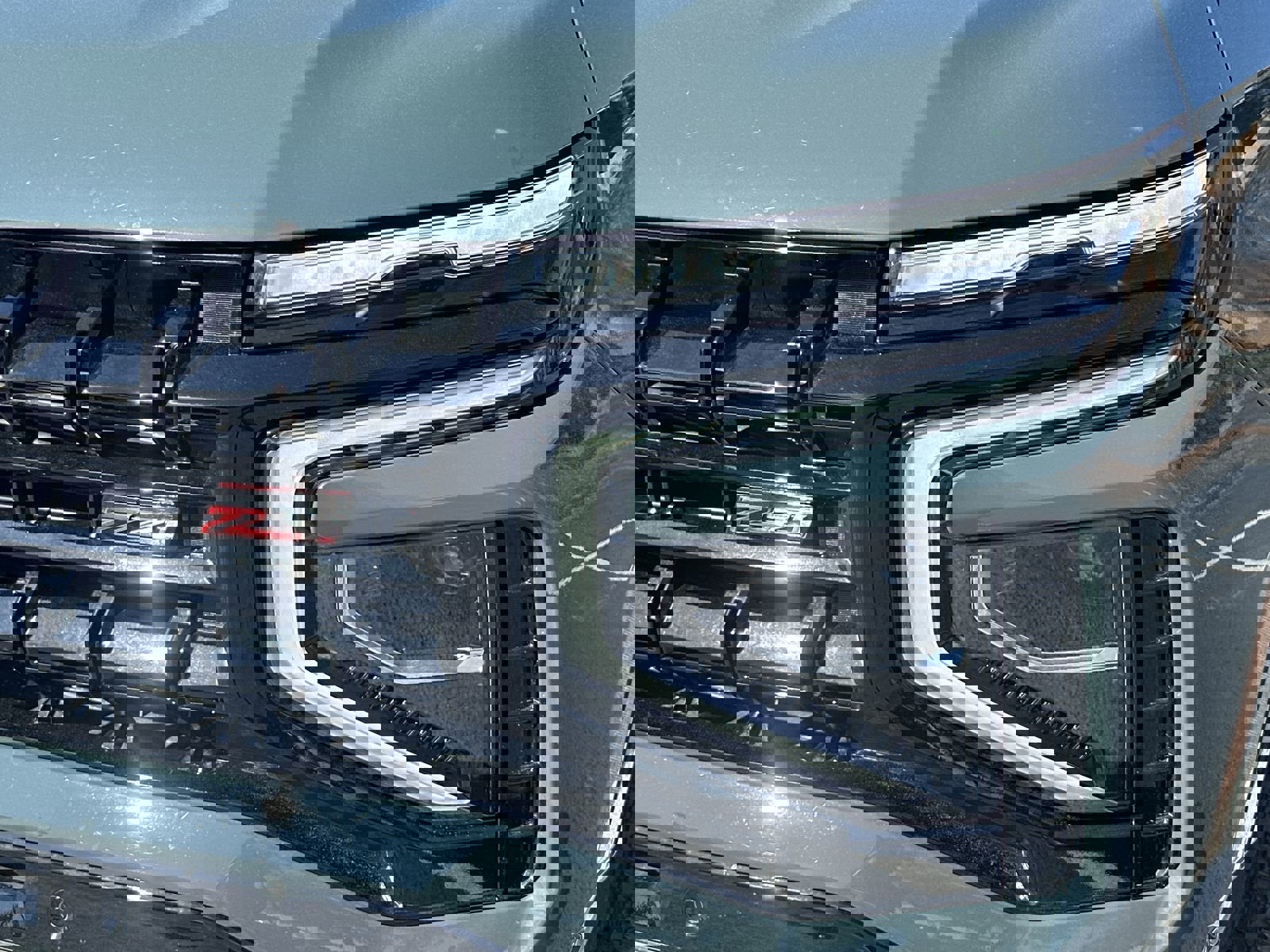 Certified 2025 Chevrolet Suburban Z71 w/ Comfort Package image 11