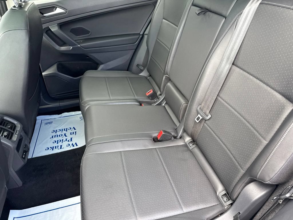 Used 2020 Volkswagen Tiguan SE AWD/4WD image 30
