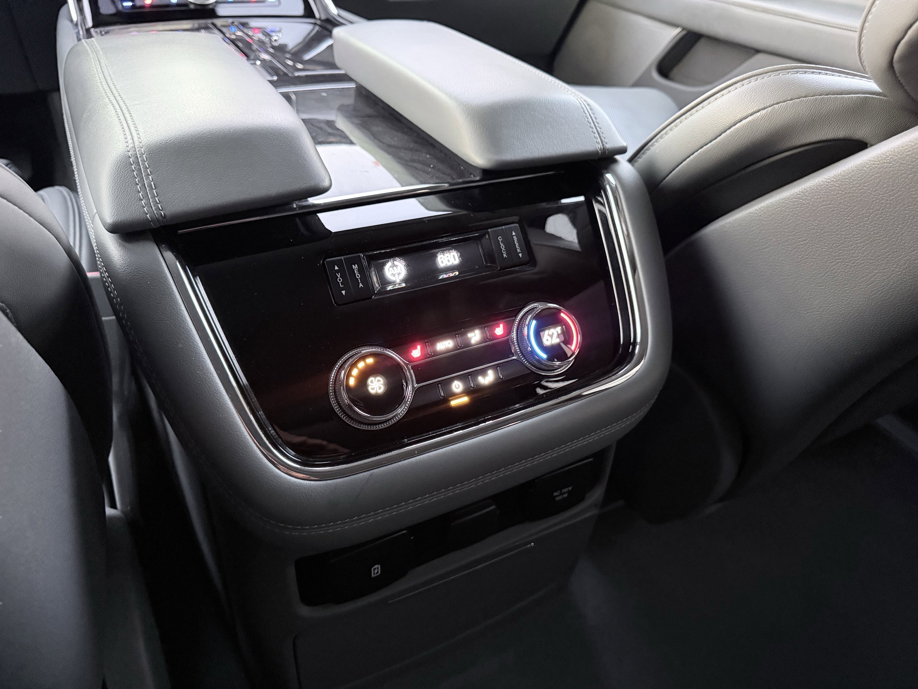 Used 2018 Lincoln Navigator Reserve w/ Technology Package image 66