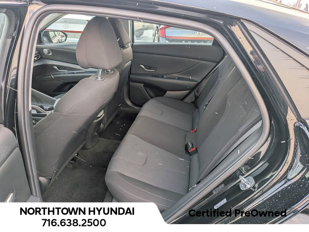 Certified 2023 Hyundai Elantra SE image 28