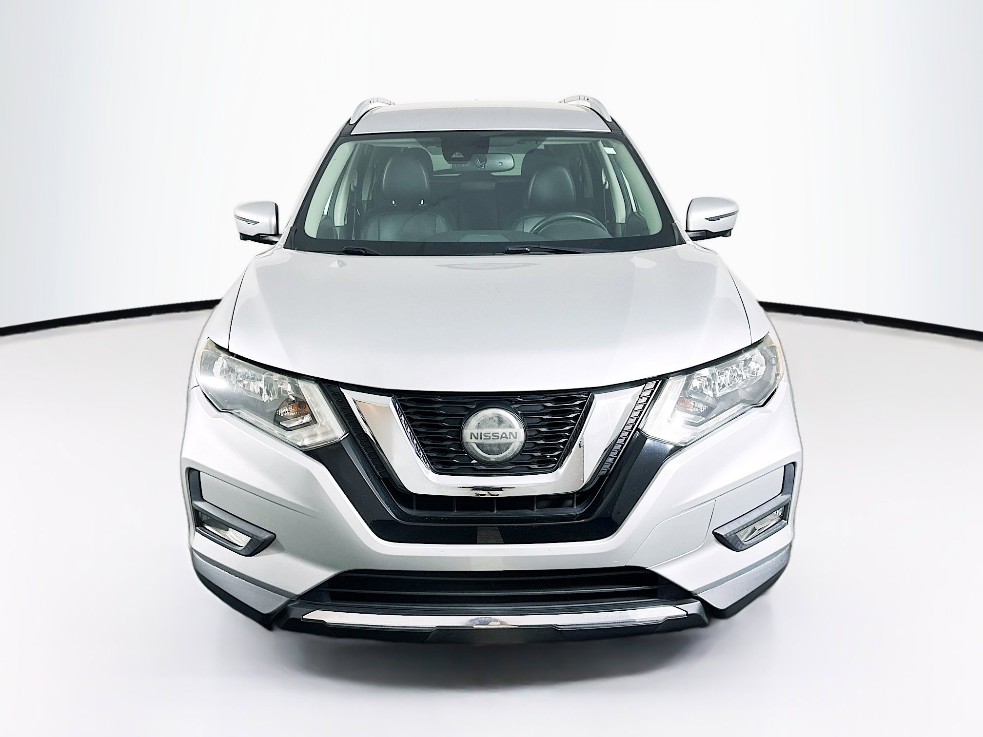 Used 2019 Nissan Rogue SL image 2
