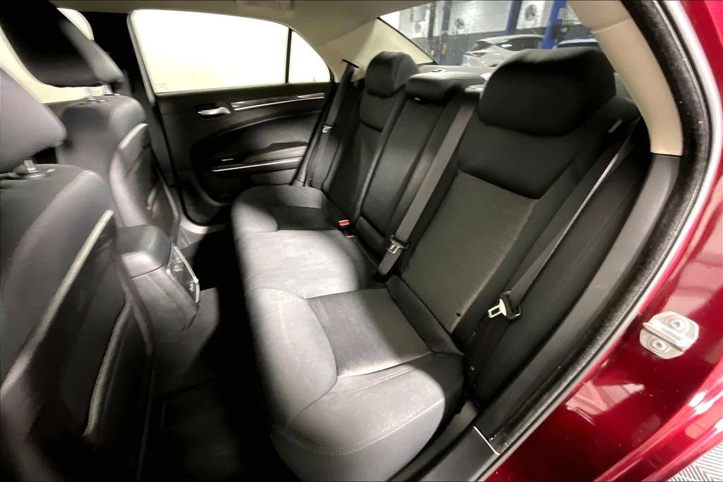 Used 2019 Chrysler 300 Touring w/ Sport Appearance Package image 34