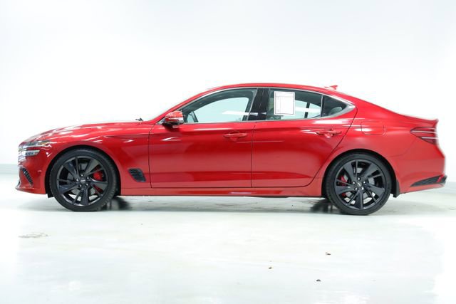 Used 2022 Genesis G70 3.3T RWD image 4