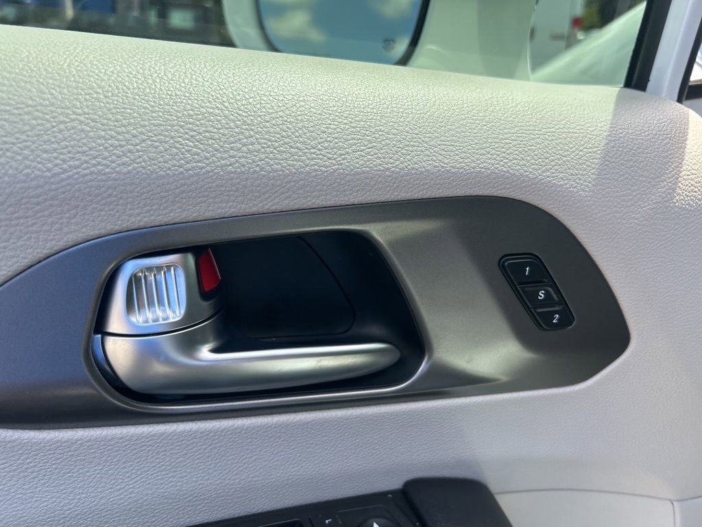 Used 2019 Chrysler Pacifica Limited w/ Tire & Wheel Group image 37
