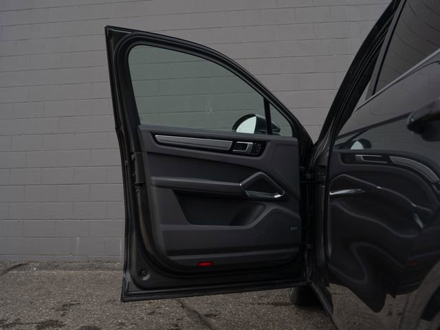 Certified 2020 Porsche Cayenne Turbo image 15