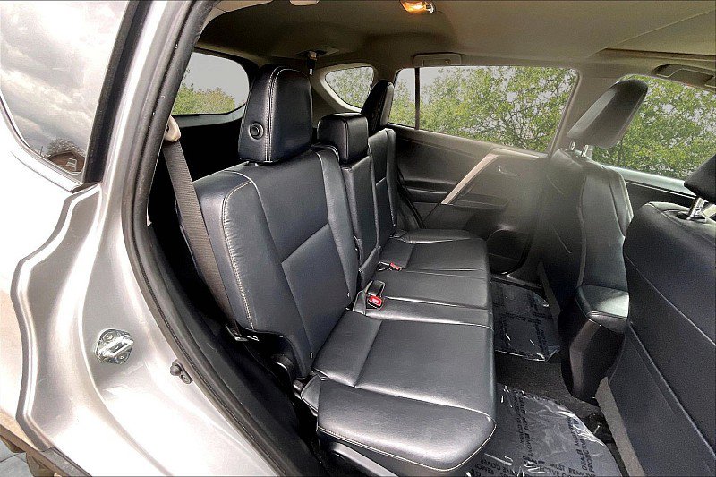 Used 2015 Toyota RAV4 Limited w/ Technology Package AWD/4WD image 25