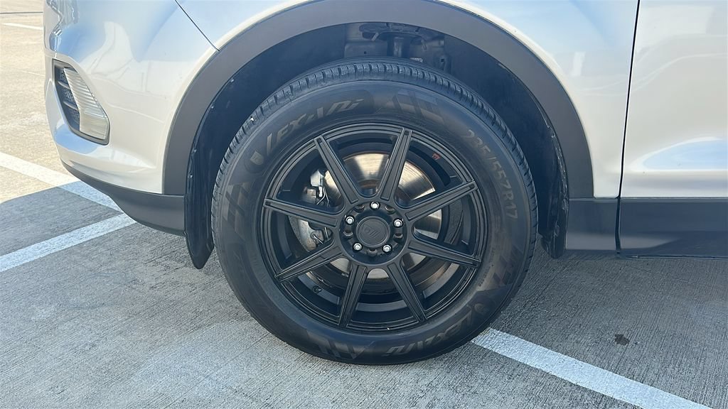 Used 2018 Ford Escape SE w/ SE Sync 3 Package FWD image 6