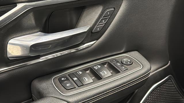 Used 2023 RAM 1500 Laramie AWD/4WD image 21