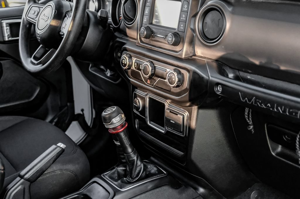Used 2022 Jeep Wrangler Sport AWD/4WD image 14