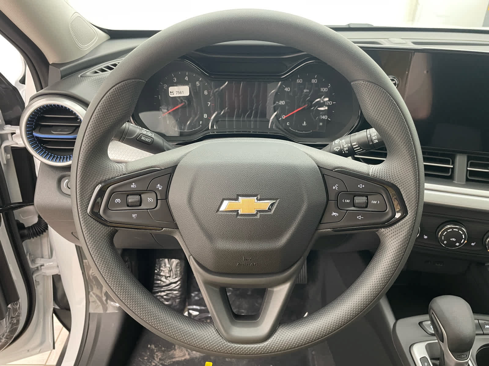 New 2026 Chevrolet Trax LS w/ LS Convenience Package FWD image 11