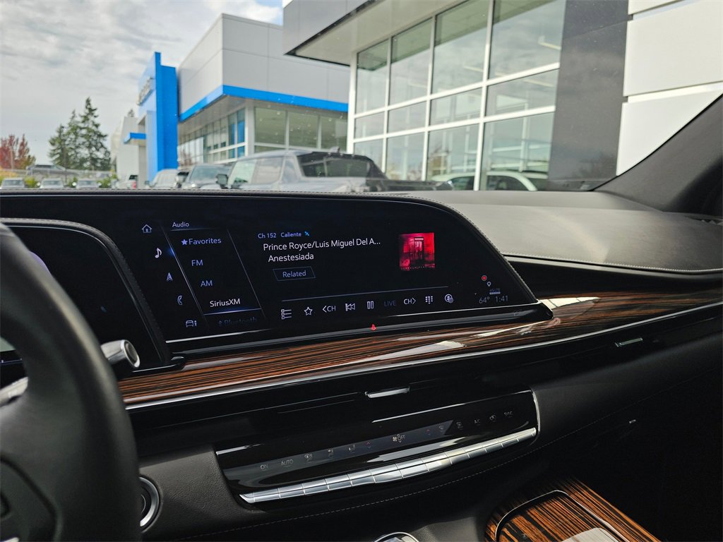 Used 2023 Cadillac Escalade Premium Luxury image 28