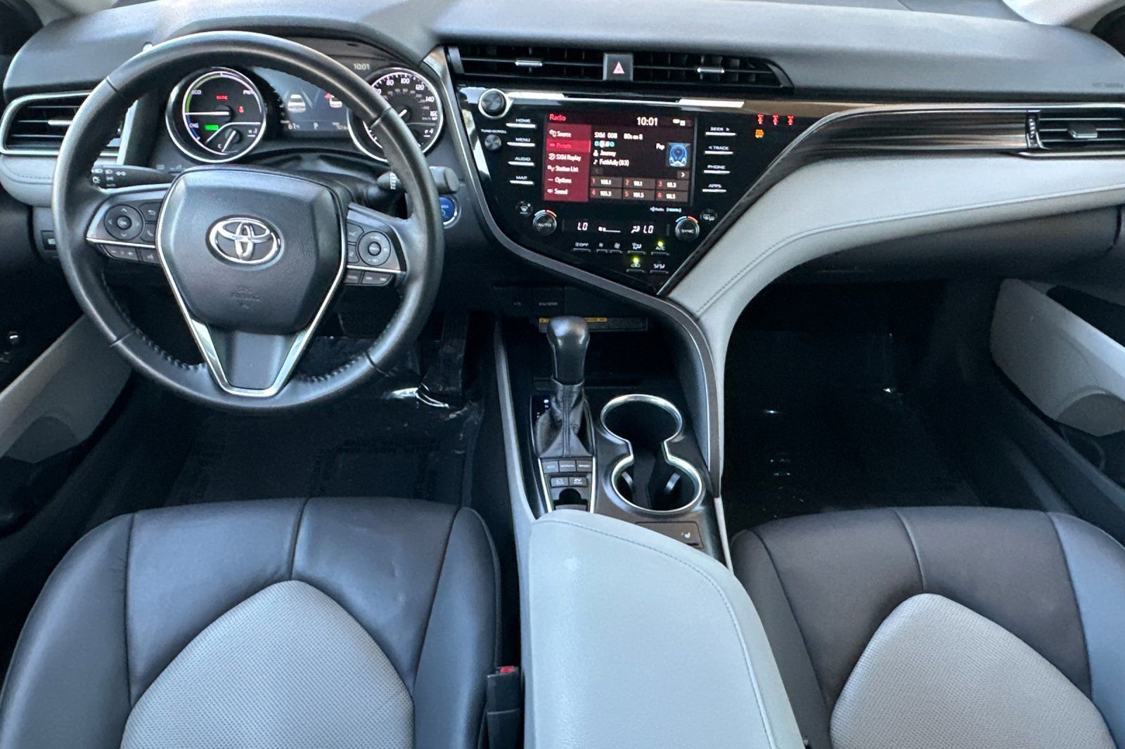 Used 2020 Toyota Camry XLE image 14