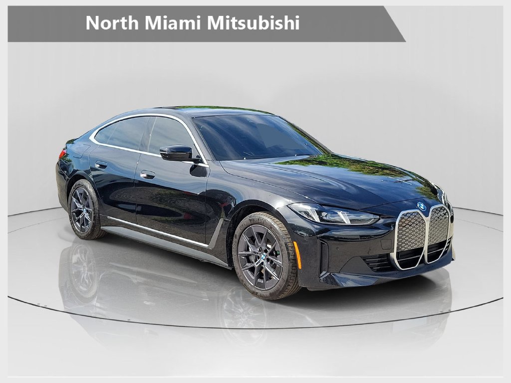 Used 2025 BMW i4 eDrive40 RWD image 1
