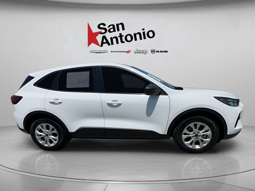 Used 2025 Ford Escape Active FWD image 17