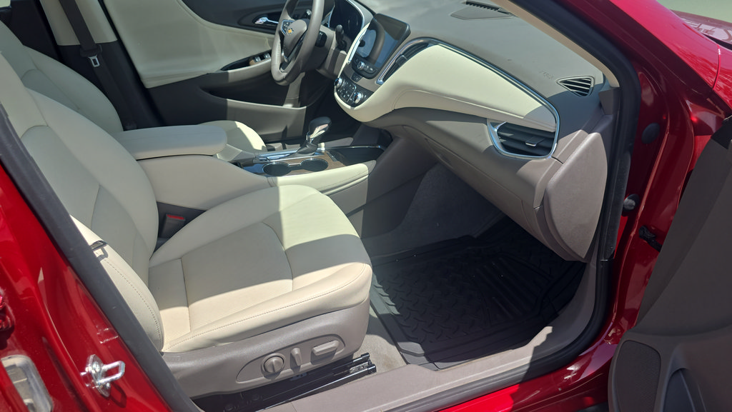 Used 2023 Chevrolet Malibu LT FWD image 13