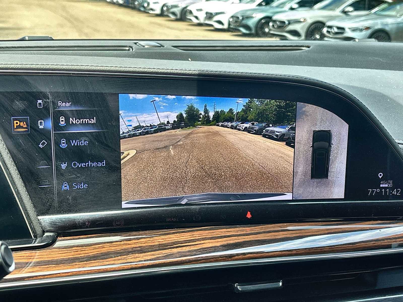 Used 2023 Cadillac Escalade Premium Luxury RWD image 27