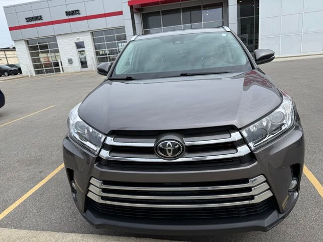Used 2018 Toyota Highlander Limited image 2