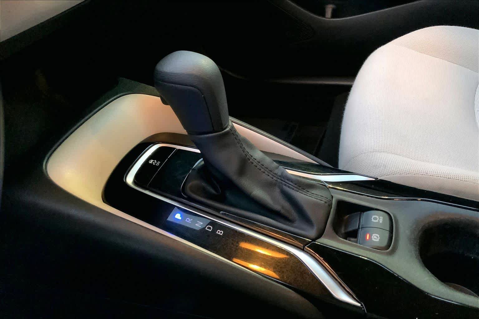 Used 2020 Toyota Corolla LE FWD image 16
