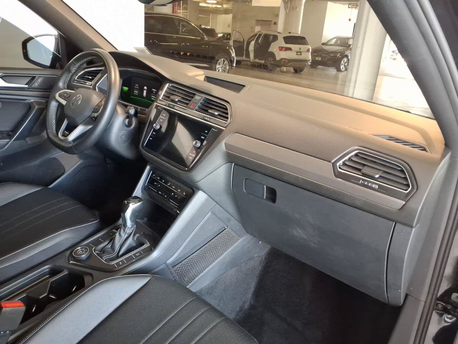 Used 2023 Volkswagen Tiguan SE R-Line AWD/4WD image 21