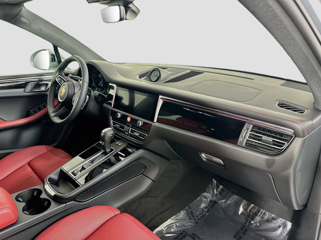 New 2026 Porsche Macan AWD/4WD image 31