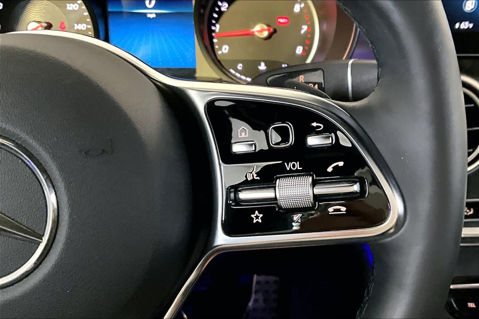 Used 2020 Mercedes-Benz GLC 300 4MATIC image 25