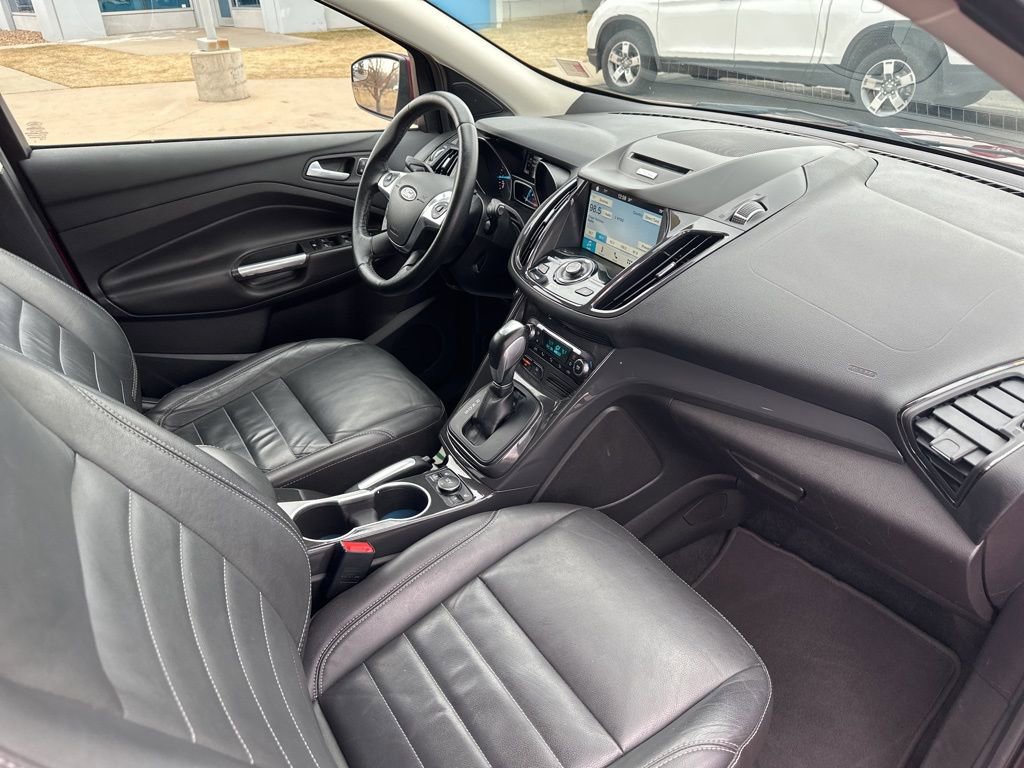 Used 2016 Ford Escape Titanium image 29