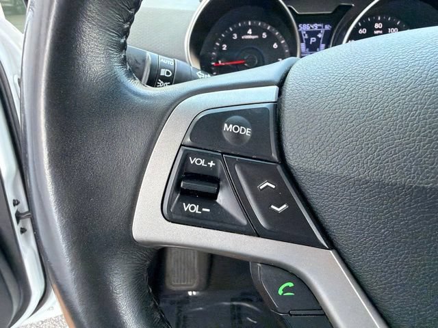 Used 2017 Hyundai Veloster FWD image 23