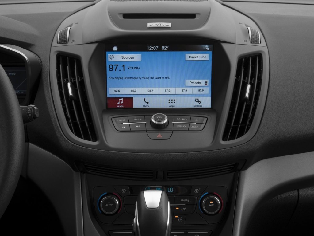 Used 2017 Ford C-MAX SE w/ Cold Weather Package FWD image 9