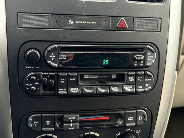 Used 2005 Chrysler Town & Country Touring image 24