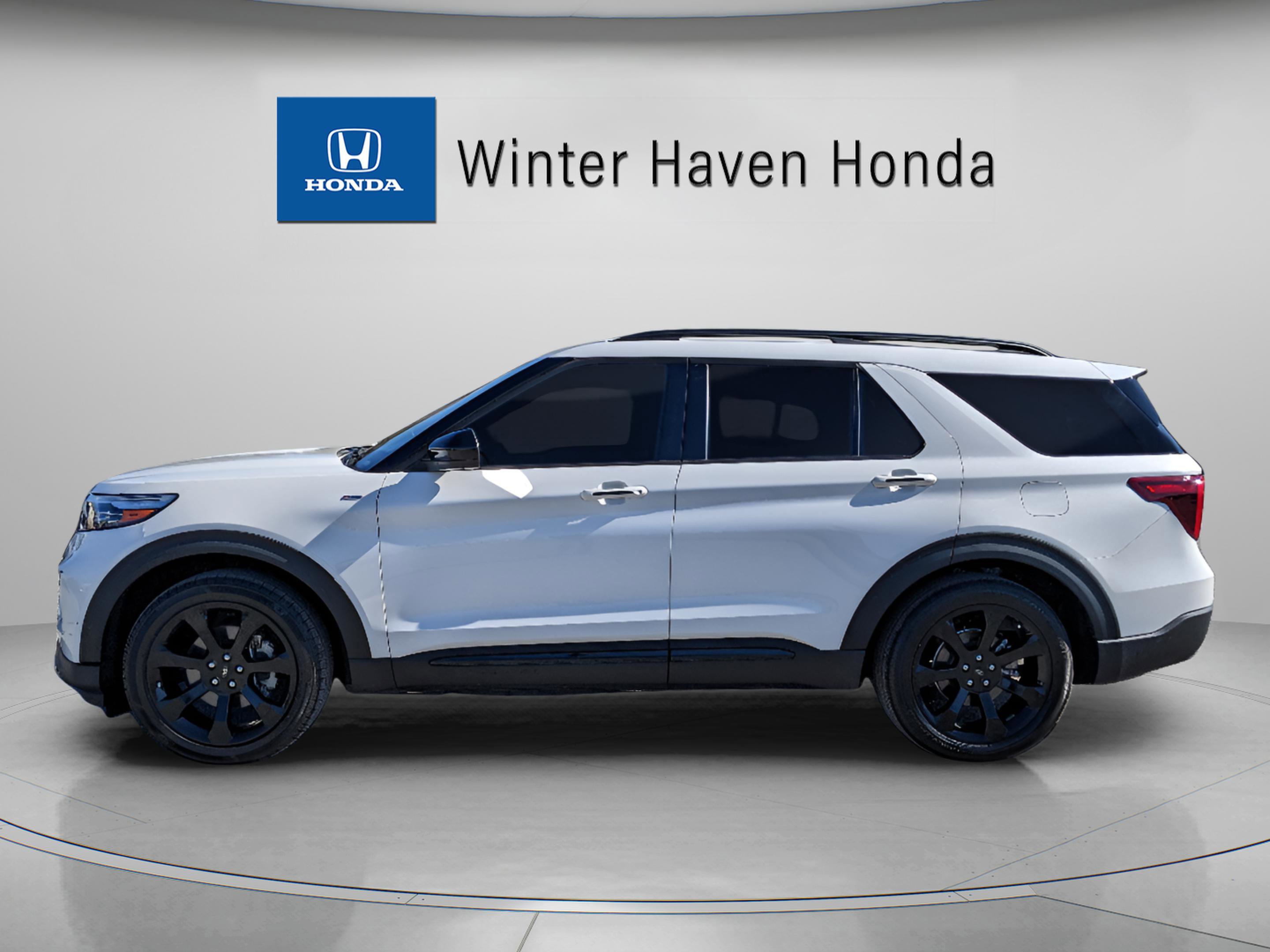 Used 2023 Ford Explorer ST-Line w/ Class IV Trailer Tow Package image 5