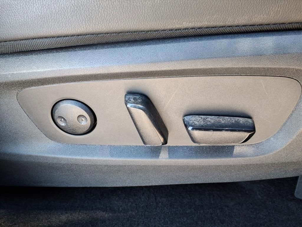 Used 2025 Nissan Pathfinder SL image 6