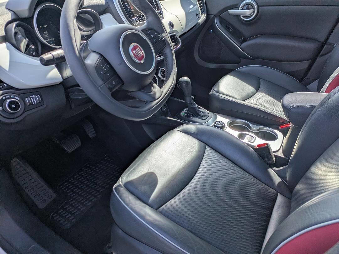 Used 2016 FIAT 500X Lounge image 11