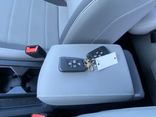 Used 2022 Volkswagen Taos SE w/ Panoramic Sunroof Package image 29