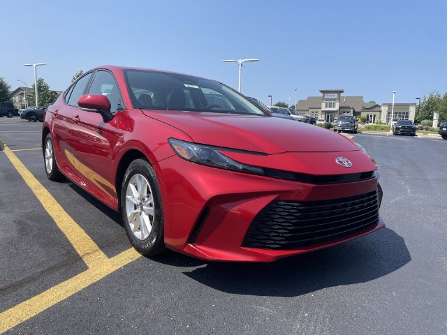 Used 2025 Toyota Camry LE FWD image 10