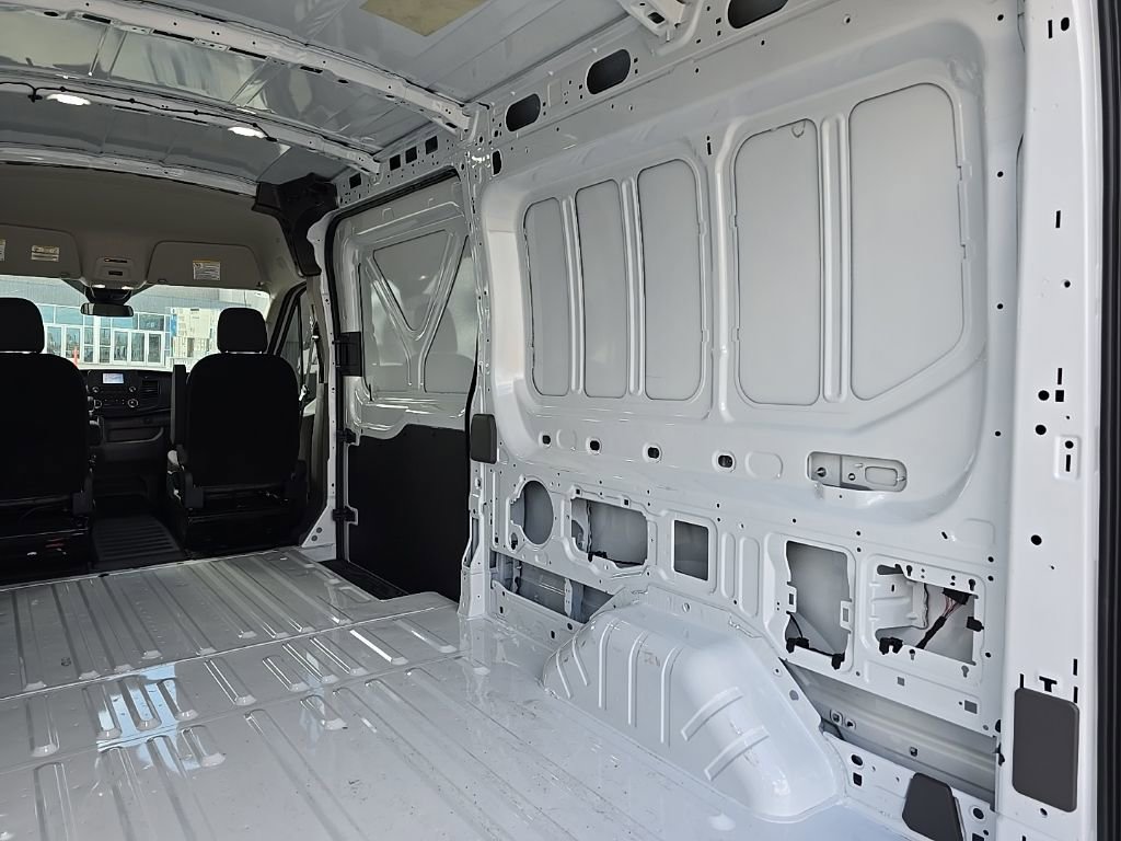 New 2025 Ford Transit 250 148 Medium Roof RWD image 13
