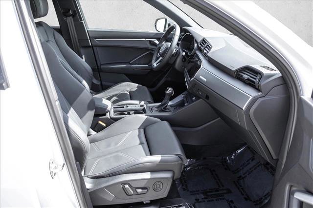 Used 2025 Audi Q3 2.0T Premium w/ Convenience Package AWD/4WD image 25