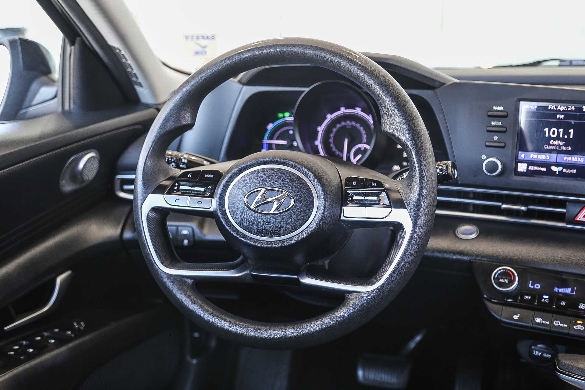 Used 2023 Hyundai Elantra Blue FWD image 18