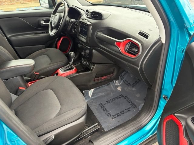 Used 2020 Jeep Renegade Trailhawk w/ Cold Weather Group AWD/4WD image 32