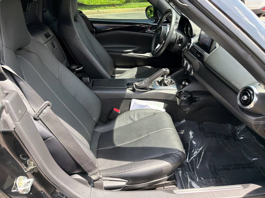 Used 2021 MAZDA MX-5 Miata Grand Touring RWD image 13